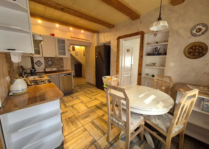 Harmont Montis- Dawna Zajacowka - Centrum Miasta W Lesnej Enklawie 公寓 *